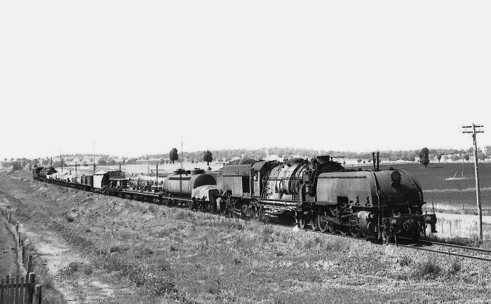 Garratt 6040 heads from Dubbo to Orange
